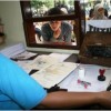 Petugas di Mapolres Kuningan saat melayani pemohon SKCK yang membludak.